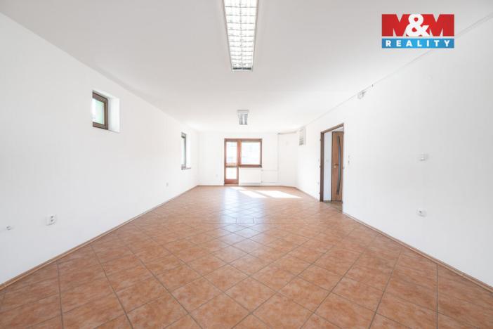 Prodej obchodního prostoru, Velká nad Veličkou, 187 m2