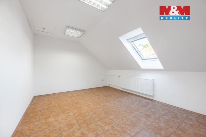 Prodej obchodního prostoru, Velká nad Veličkou, 187 m2