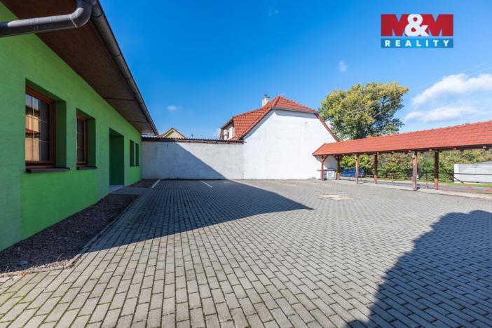 Prodej obchodního prostoru, Velká nad Veličkou, 187 m2