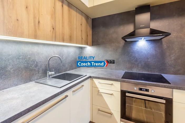 Pronájem bytu 2+kk, Olomouc, Třída Jiřího Pelikána, 59 m2