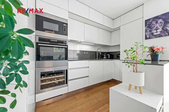 Prodej bytu 3+kk, Praha - Hrdlořezy, Učňovská, 71 m2