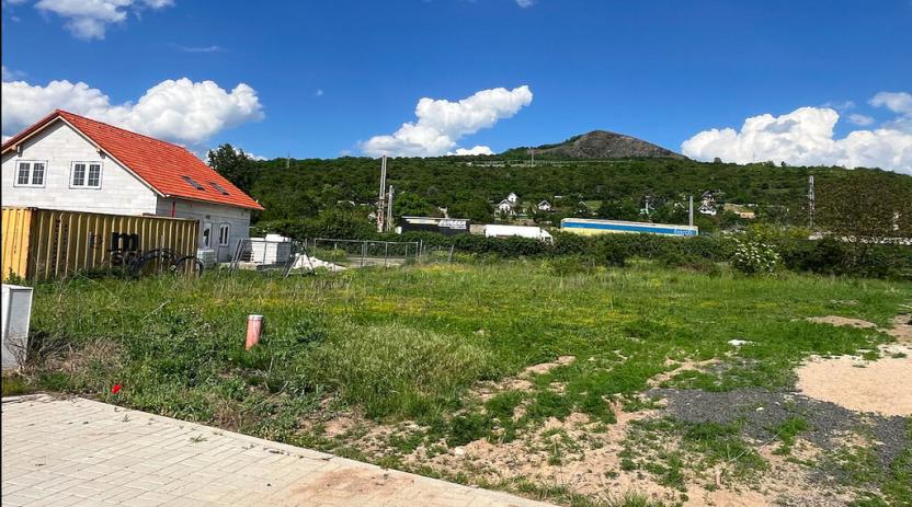 Prodej pozemku, Píšťany, 852 m2