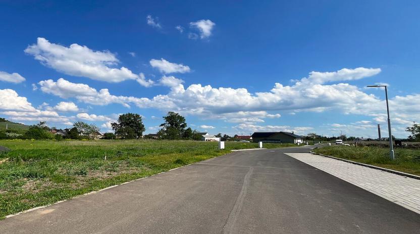 Prodej pozemku, Píšťany, 852 m2