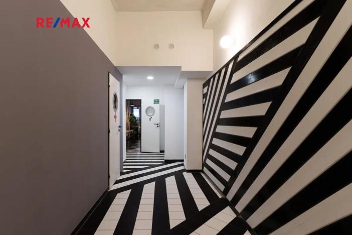 Pronájem restaurace, Praha - Smíchov, Křížová, 236 m2