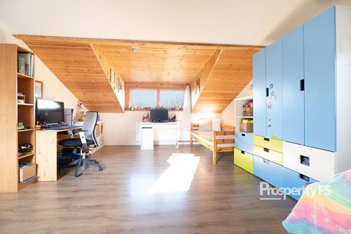 Prodej rodinného domu, Veleň, 141 m2