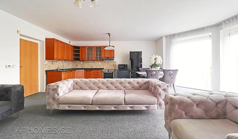 Pronájem rodinného domu, Praha - Dolní Chabry, Velemínská, 107 m2