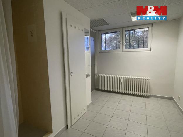 Pronájem obchodního prostoru, Pardubice - Polabiny, Družstevní, 70 m2