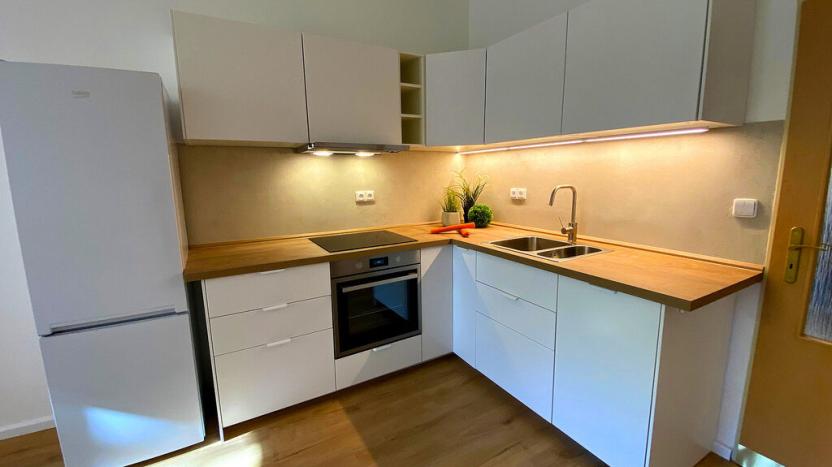 Pronájem bytu 2+kk, Praha - Vršovice, Bulharská, 45 m2