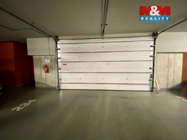 Pronájem garážového stání, Olomouc, Edmunda Husserla, 10 m2