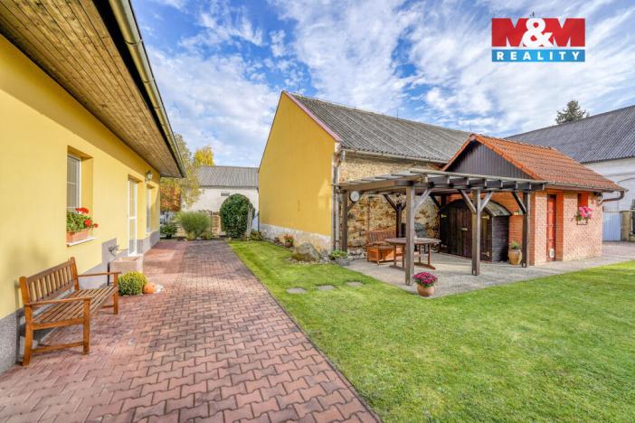 Prodej rodinného domu, Veleň - Mírovice, Na návsi, 478 m2