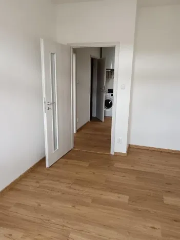 Pronájem bytu 2+kk, Praha - Nusle, Jaromírova, 43 m2