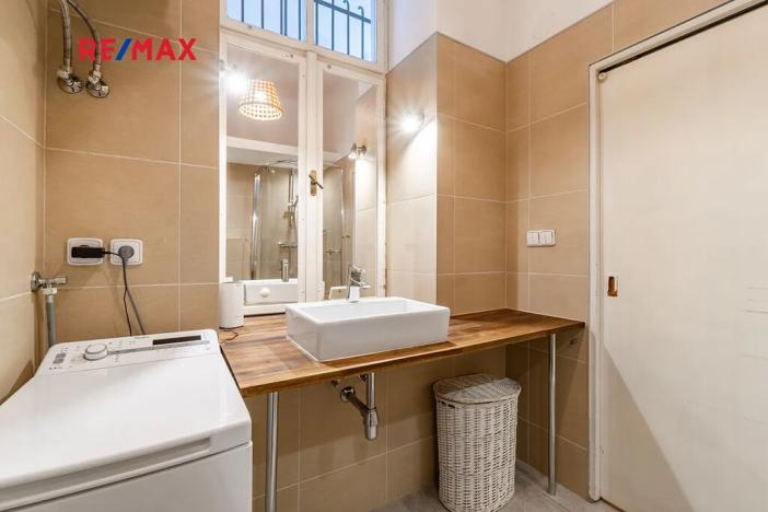 Pronájem bytu 1+1, Praha - Smíchov, Staropramenná, 40 m2