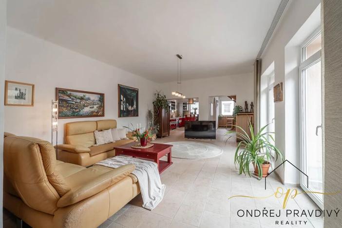 Prodej rodinného domu, Lety, Sokolská, 265 m2