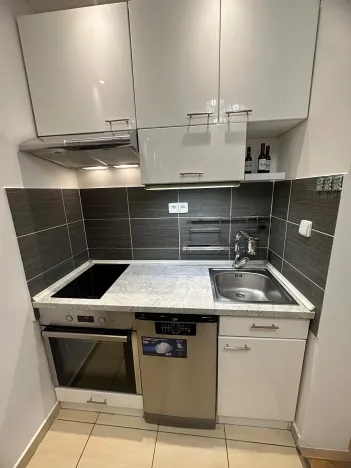 Pronájem bytu 1+kk, Jablonec nad Nisou, Erbenova, 27 m2