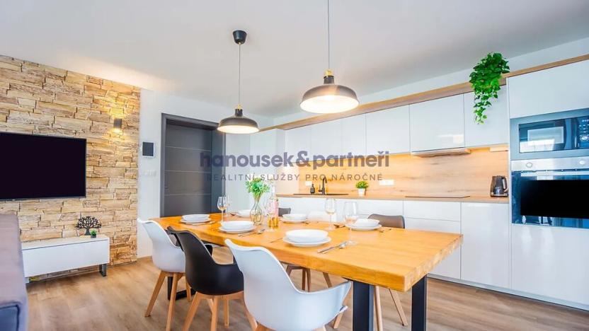 Prodej bytu 4+kk, Volary, 111 m2