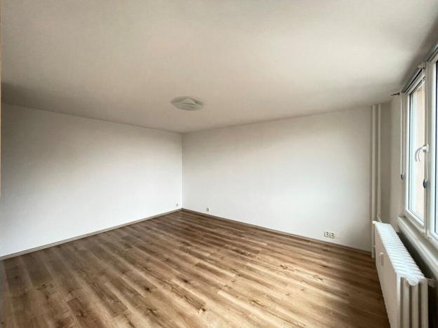 Pronájem bytu 1+kk, Pardubice - Polabiny, Brožíkova, 31 m2