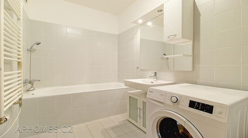 Pronájem bytu 2+kk, Praha - Holešovice, U Uranie, 70 m2
