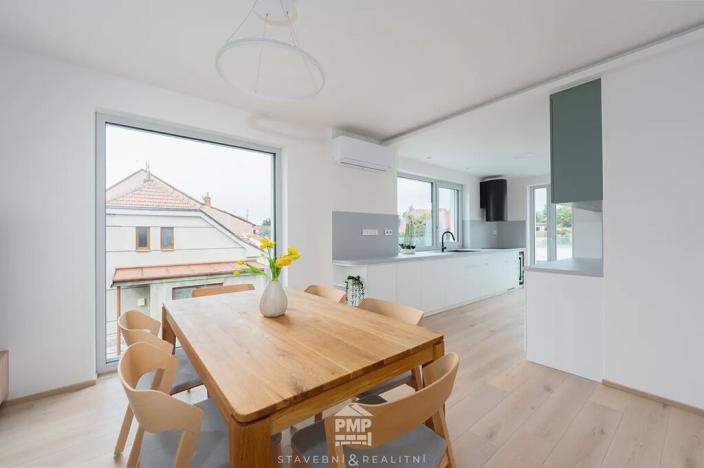 Prodej bytu 4+kk, Nebovidy, 101 m2