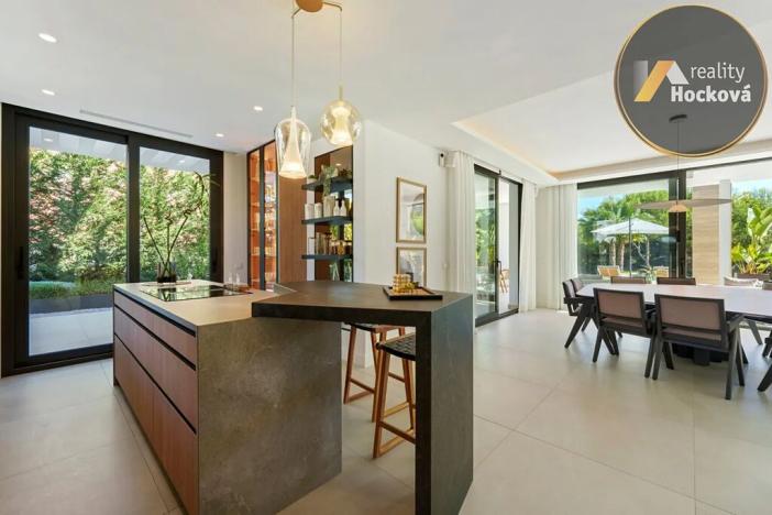 Prodej vily, Marbella, Španělsko, 611 m2