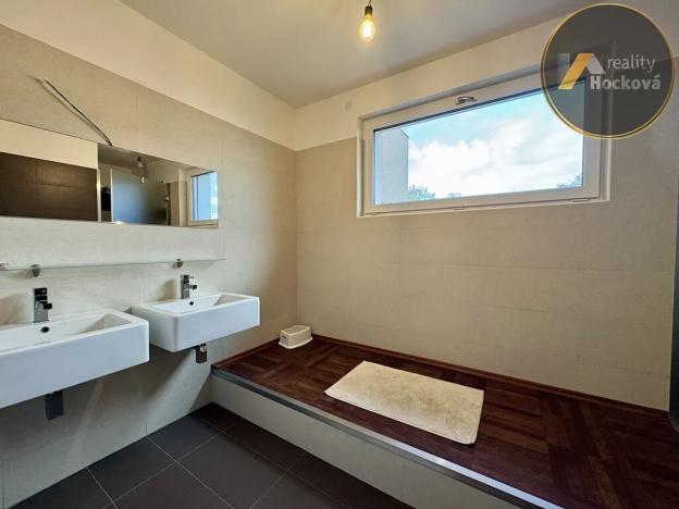 Pronájem rodinného domu, Praha - Lipence, Ke štěrkovně, 333 m2