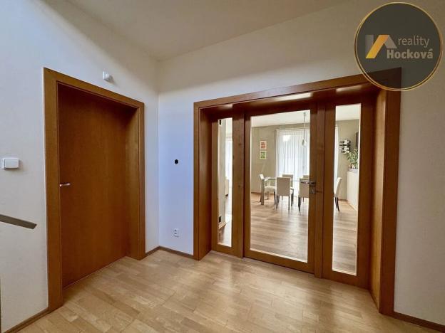 Pronájem rodinného domu, Praha - Lipence, Ke štěrkovně, 333 m2