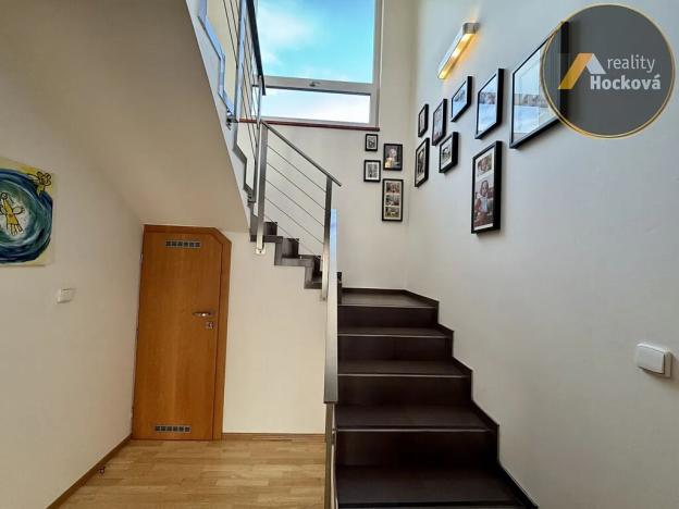 Pronájem rodinného domu, Praha - Lipence, Ke štěrkovně, 333 m2