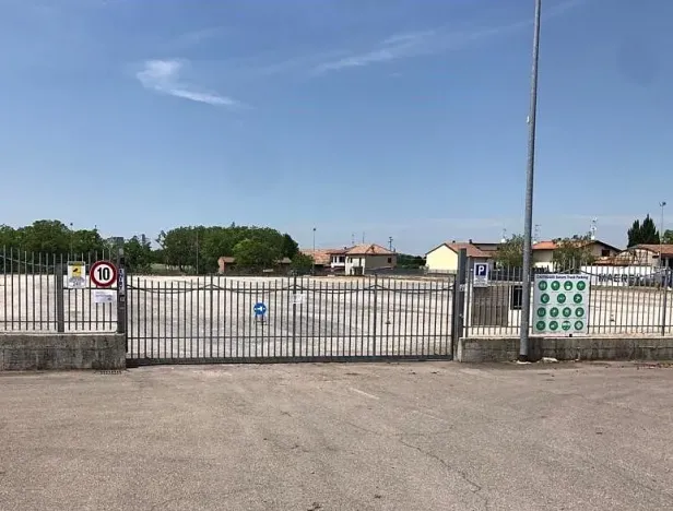 Pronájem komerčního pozemku, Praha, 1000 m2