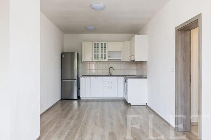 Pronájem bytu 1+kk, Praha - Vršovice, Petrohradská, 41 m2