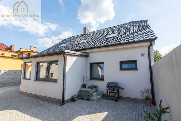 Prodej rodinného domu, Nechanice, 180 m2