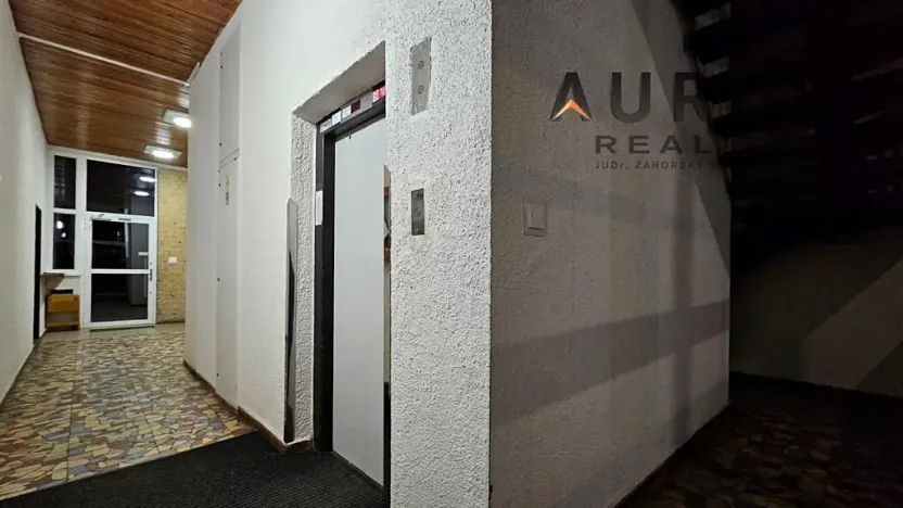 Prodej bytu 2+1, Praha - Kobylisy, Taussigova, 59 m2
