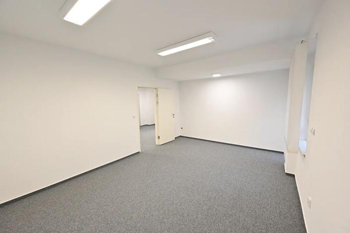 Pronájem kanceláře, Praha - Prosek, Litvínovská, 101 m2