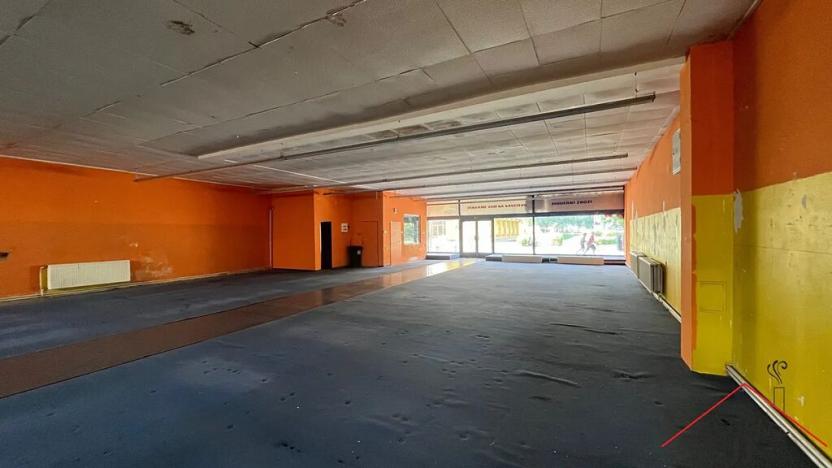 Pronájem obchodního prostoru, Kladno, Václavské náměstí, 292 m2