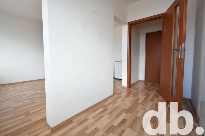 Prodej bytu 1+1, Karlovy Vary, Dubová, 32 m2