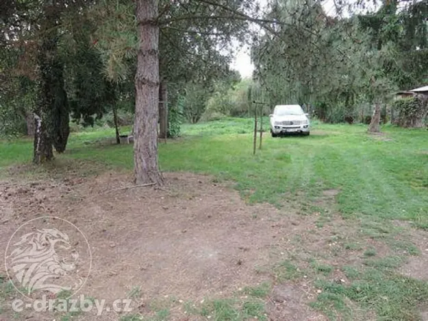 Dražba pozemku, Bitozeves, 834 m2