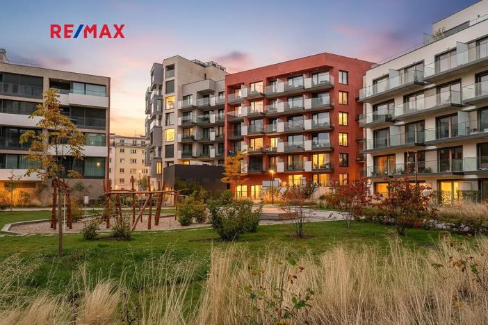 Pronájem bytu 1+kk, Praha - Žižkov, Šrámkové, 36 m2