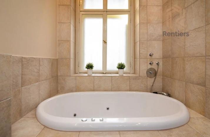 Pronájem bytu 1+kk, Praha - Smíchov, Na Valentince, 48 m2