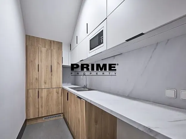 Pronájem kanceláře, Praha - Nové Město, Soukenická, 212 m2