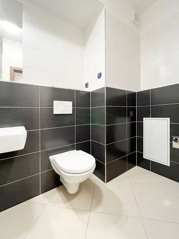 Pronájem bytu 1+kk, Praha - Střížkov, Zakšínská, 30 m2