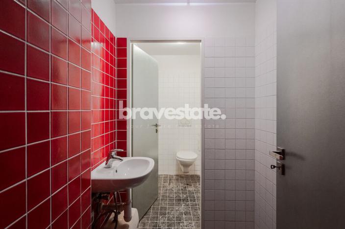 Prodej komerční, Praha - Karlín, Pernerova, 335 m2