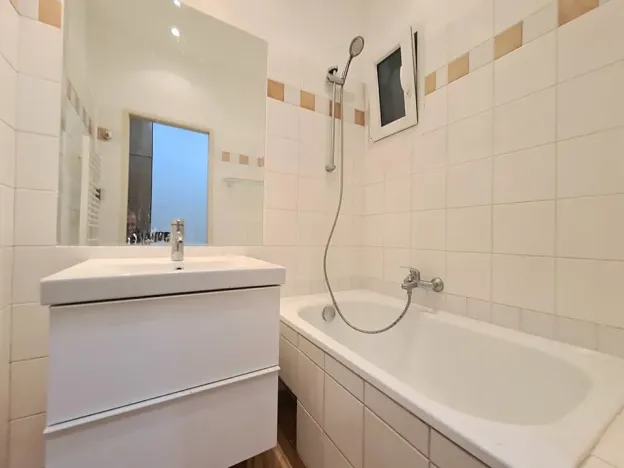 Pronájem bytu 1+kk, Praha - Žižkov, Biskupcova, 30 m2