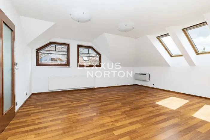 Pronájem rodinného domu, Průhonice, Pod Valem II., 320 m2