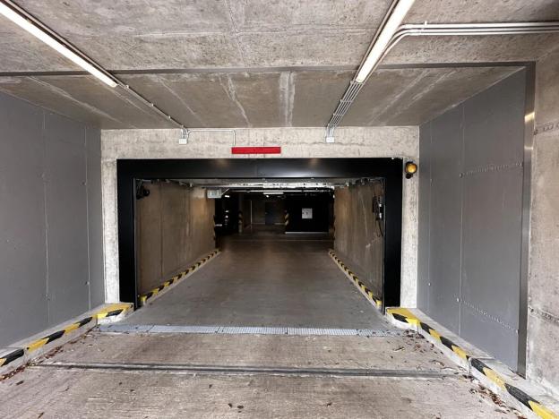 Pronájem garážového stání, Praha, 16 m2