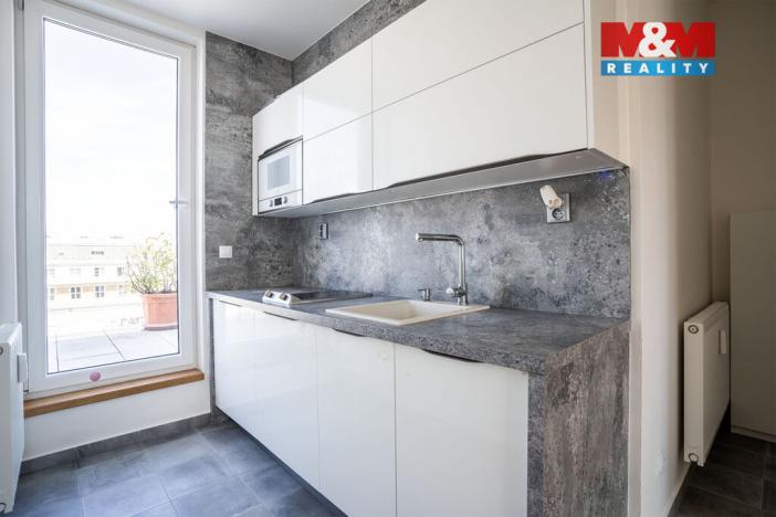 Pronájem bytu 1+kk, Pardubice - Zelené Předměstí, Smetanovo náměstí, 33 m2