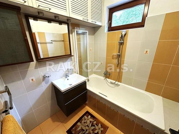 Pronájem bytu 3+1, Praha - Smíchov, Zdíkovská, 81 m2