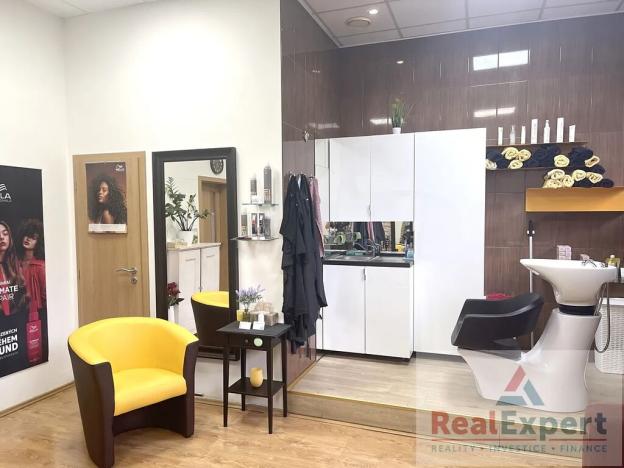 Pronájem obchodního prostoru, Praha - Smíchov, Štefánikova, 42 m2