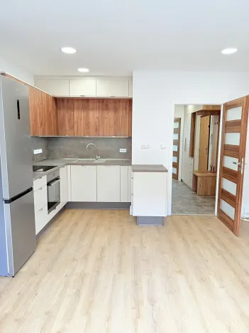 Pronájem bytu 2+kk, Liberec, Vackova, 42 m2