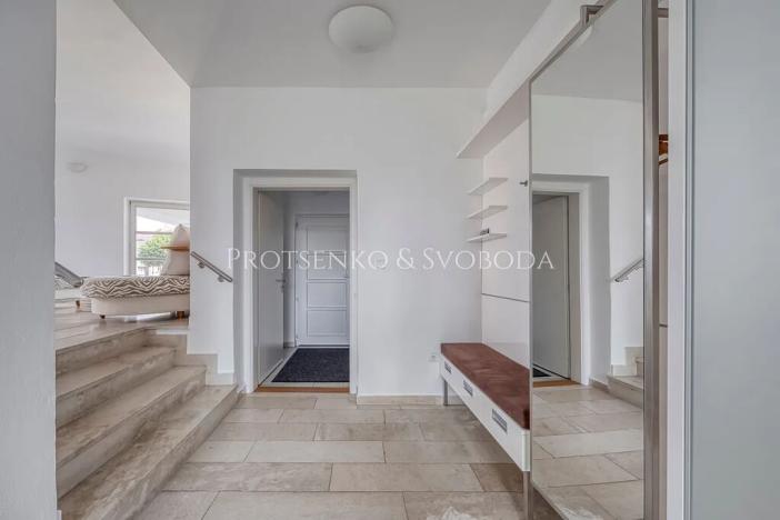 Prodej ordinace, Křižanov, Benešovo náměstí, 530 m2