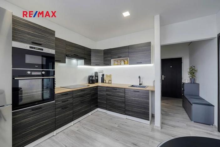 Prodej bytu 1+1, Chodová Planá, 35 m2