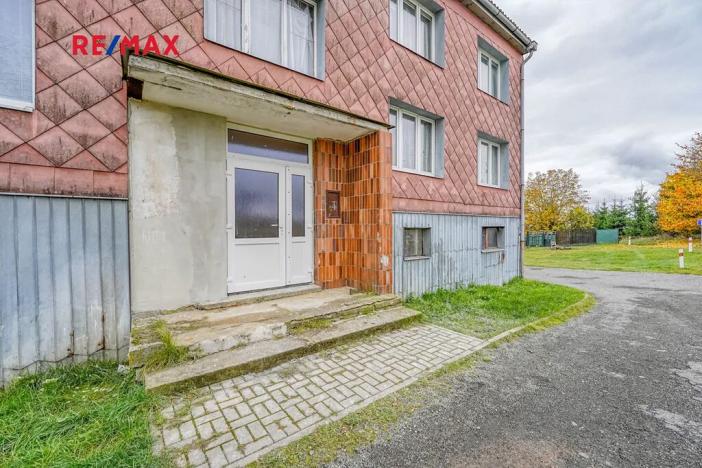 Prodej bytu 1+1, Chodová Planá, 35 m2