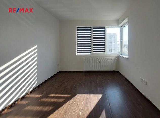 Pronájem bytu 3+kk, Velký Osek, U hřiště, 76 m2